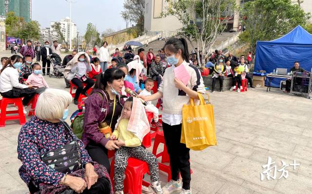 問答互動。段燦 攝