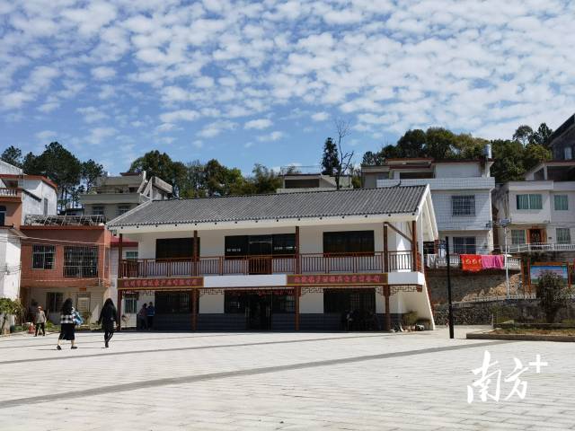 九陂鎮(zhèn)鄉(xiāng)村振興電子商務(wù)館。