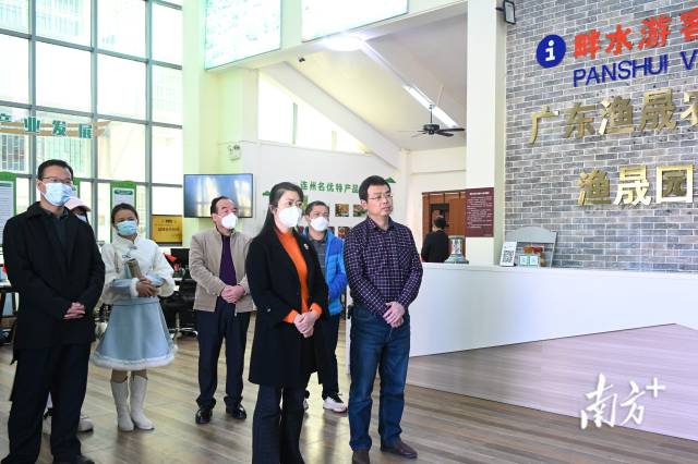 參觀畔水漁晟園。張曉欣 攝