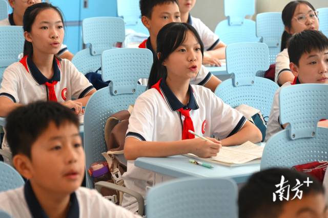依托廣州六中連州實(shí)驗(yàn)學(xué)校，連州實(shí)現(xiàn)了從“生源外流”到“反向招生”的歷史性轉(zhuǎn)變。黃津 攝