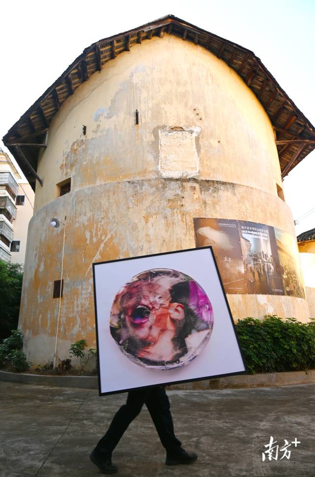 連州國(guó)際攝影年展被授予“全國(guó)文化品牌典型案例”。黃津 攝