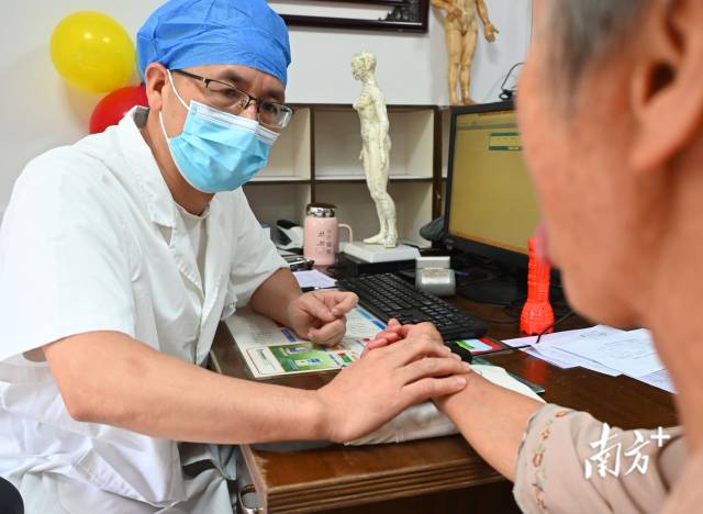 連州公立醫(yī)療機構(gòu)實施一次掛號管三天。黃津 攝