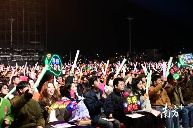 連州“演藝+”模式，真正實(shí)現(xiàn)“一場(chǎng)演出帶火一座城”。黃瀅 攝