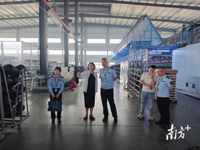 服務(wù)團(tuán)隊深入企業(yè)一線指導(dǎo)數(shù)據(jù)知識產(chǎn)權(quán)保護(hù)工作。